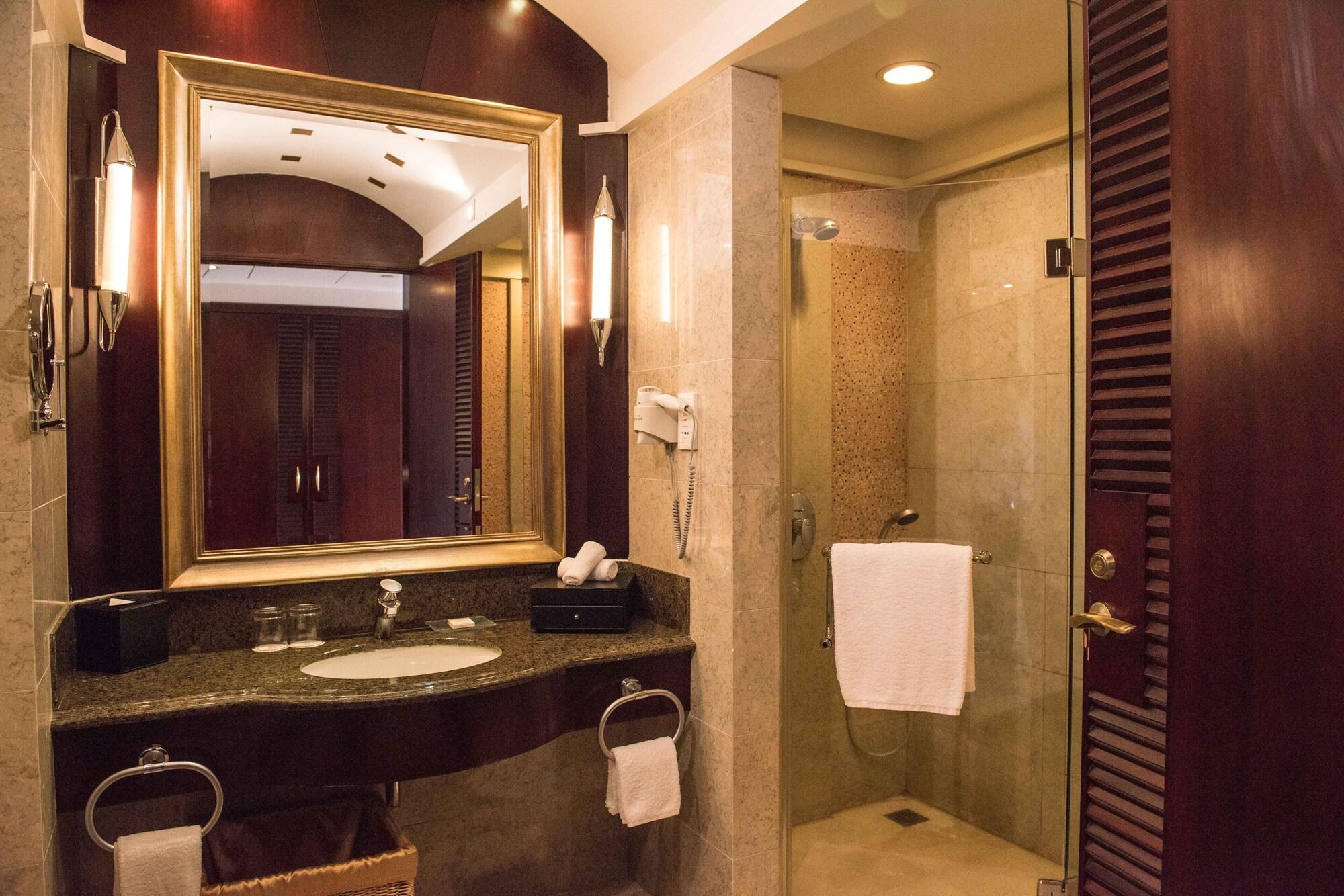 Sofitel Dongguan Royal Lagoon Exterior photo