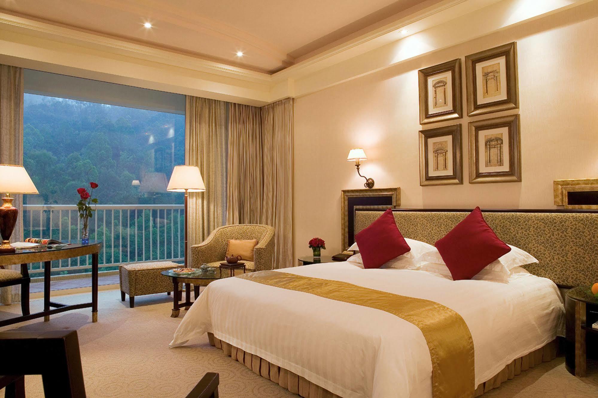 Sofitel Dongguan Royal Lagoon Room photo